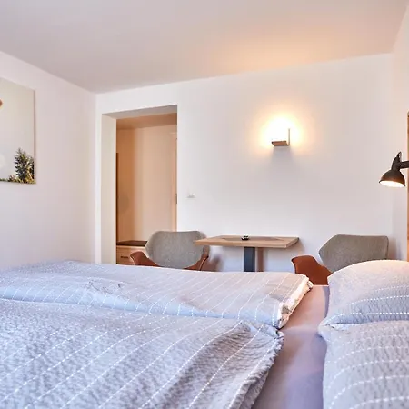 Couette-café Alpen Gaestehaus 3*