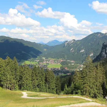 Bed and breakfast Alpen Gaestehaus 3*