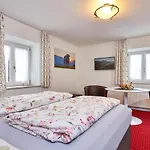 Alpen Gaestehaus 3* באד קוהלגרוב