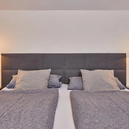 Alpen Gaestehaus Bed & Breakfast 3*