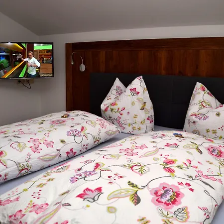 Alpen Gaestehaus Bed & Breakfast