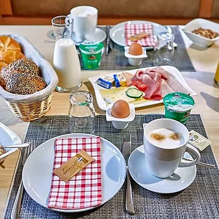 Alpen Gaestehaus Oda ve Kahvaltı Bad Kohlgrub