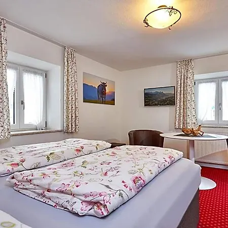 Alpen Gaestehaus Bed and breakfast