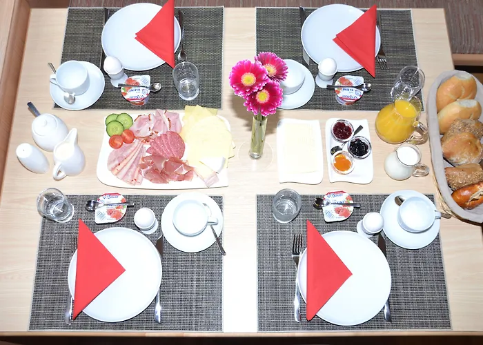Alpen Gaestehaus 3*